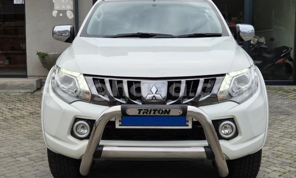 Buy Used Mitsubishi Triton White Car in Accra in Greater Accra Buy Used Mitsubishi Triton White Car in Accra in Greater Accra