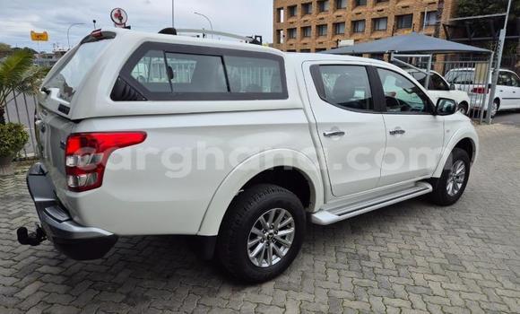 Buy Used Mitsubishi Triton White Car in Accra in Greater Accra Buy Used Mitsubishi Triton White Car in Accra in Greater Accra