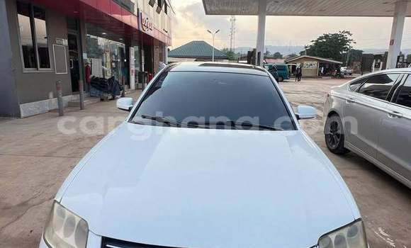 Ra Àlòkù Volkswagen Passat funfun Ọkọ̀ in Accra ni Greater Accra