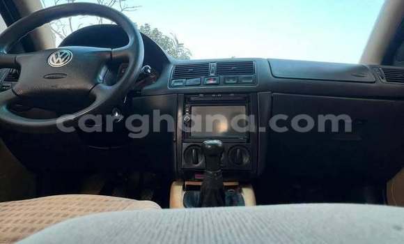 Ra Àlòkù Volkswagen Passat funfun Ọkọ̀ in Accra ni Greater Accra Ra Àlòkù Volkswagen Passat funfun Ọkọ̀ in Accra ni Greater Accra