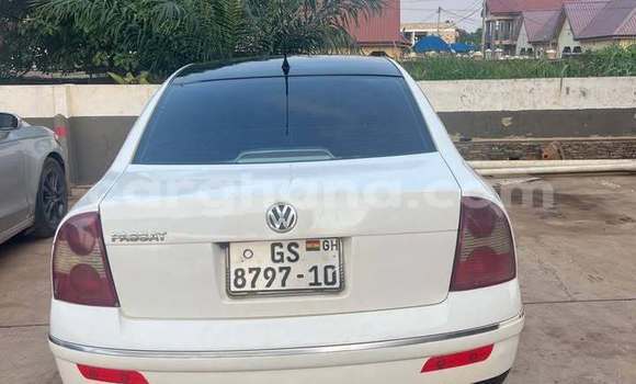 Ra Àlòkù Volkswagen Passat funfun Ọkọ̀ in Accra ni Greater Accra Ra Àlòkù Volkswagen Passat funfun Ọkọ̀ in Accra ni Greater Accra
