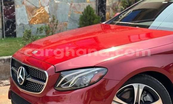 Ra Àlòkù Mercedes‒Benz E–Class Red Ọkọ̀ in Accra ni Greater Accra Ra Àlòkù Mercedes‒Benz E–Class Red Ọkọ̀ in Accra ni Greater Accra