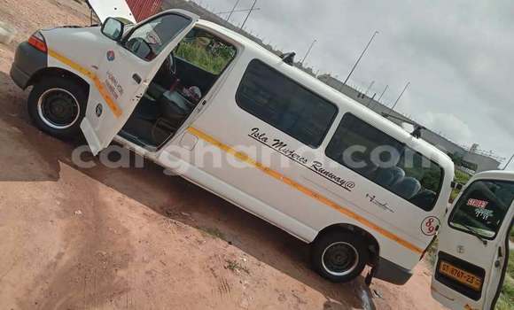 Ra Àlòkù Toyota Hiace funfun Ọkọ̀ in Accra ni Greater Accra Ra Àlòkù Toyota Hiace funfun Ọkọ̀ in Accra ni Greater Accra