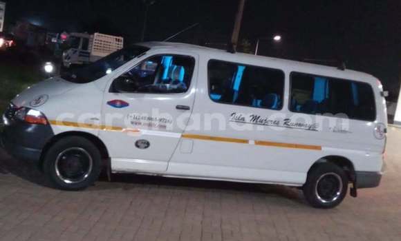 Ra Àlòkù Toyota Hiace funfun Ọkọ̀ in Accra ni Greater Accra Ra Àlòkù Toyota Hiace funfun Ọkọ̀ in Accra ni Greater Accra