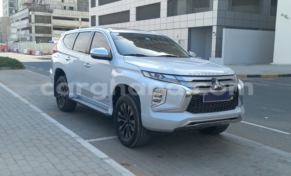 Ra Àlòkù Mitsubishi Montero Sport funfun Ọkọ̀ in Accra ni Greater Accra Ra Àlòkù Mitsubishi Montero Sport funfun Ọkọ̀ in Accra ni Greater Accra