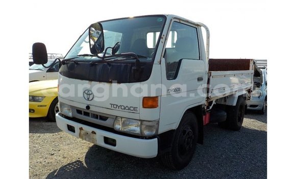 Ra Imported Toyota Dyna funfun Ọkọ̀ in Import - Dubai ni Ashanti Ra Imported Toyota Dyna funfun Ọkọ̀ in Import - Dubai ni Ashanti