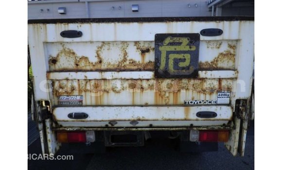 Ra Imported Toyota Dyna funfun Ọkọ̀ in Import - Dubai ni Ashanti Ra Imported Toyota Dyna funfun Ọkọ̀ in Import - Dubai ni Ashanti