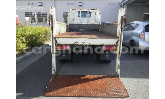 Ra Imported Toyota Dyna funfun Ọkọ̀ in Import - Dubai ni Ashanti Ra Imported Toyota Dyna funfun Ọkọ̀ in Import - Dubai ni Ashanti