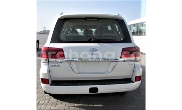 Sayi Imported Toyota Land Cruiser White Mota in Import - Dubai a Ashanti Sayi Imported Toyota Land Cruiser White Mota in Import - Dubai a Ashanti