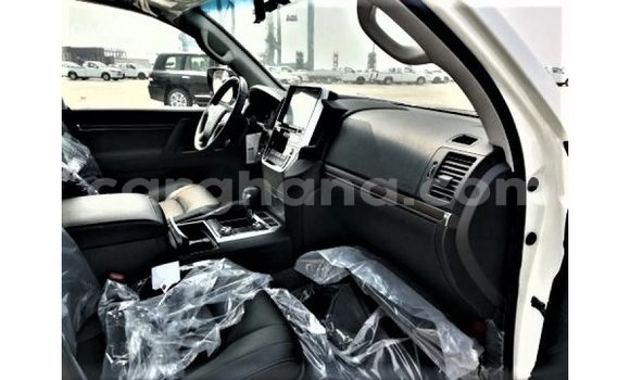 Sayi Imported Toyota Land Cruiser White Mota in Import - Dubai a Ashanti Sayi Imported Toyota Land Cruiser White Mota in Import - Dubai a Ashanti