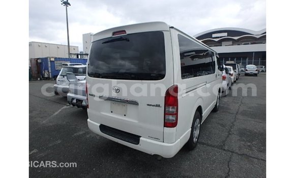 Ra Imported Toyota Hiace funfun Ọkọ̀ in Import - Dubai ni Ashanti Ra Imported Toyota Hiace funfun Ọkọ̀ in Import - Dubai ni Ashanti