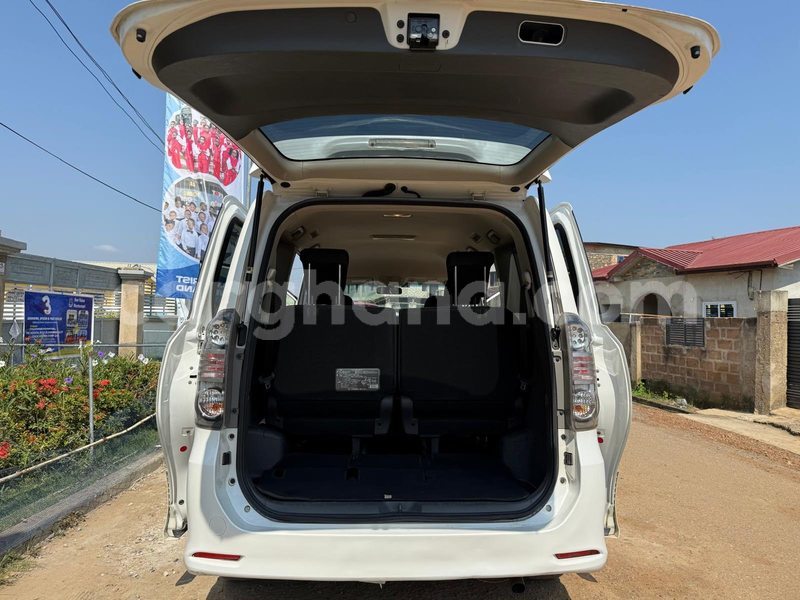 Big with watermark toyota voxy eastern abetifi 60265