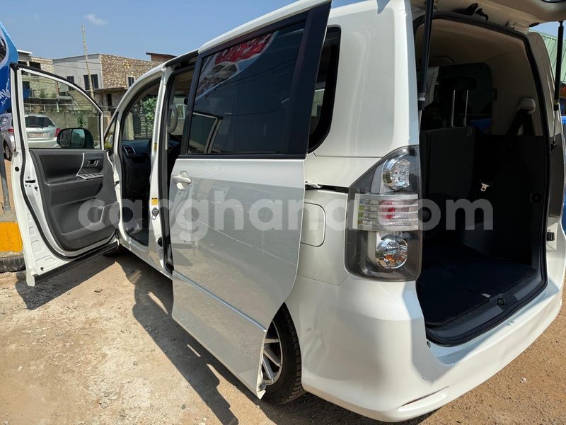 Big with watermark toyota voxy eastern abetifi 60265
