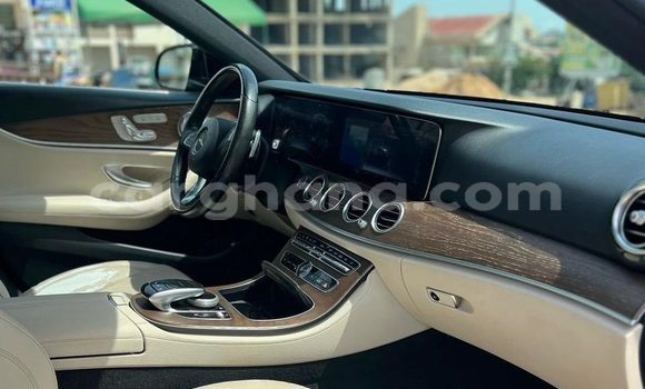 Sayi Na hannu Mercedes‒Benz E–Class Black Mota in Accra a Greater Accra Sayi Na hannu Mercedes‒Benz E–Class Black Mota in Accra a Greater Accra