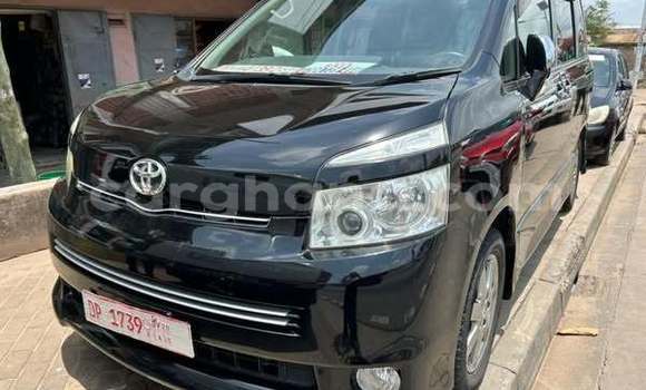 Buy Used Toyota Voxy Black Car in Accra in Greater Accra