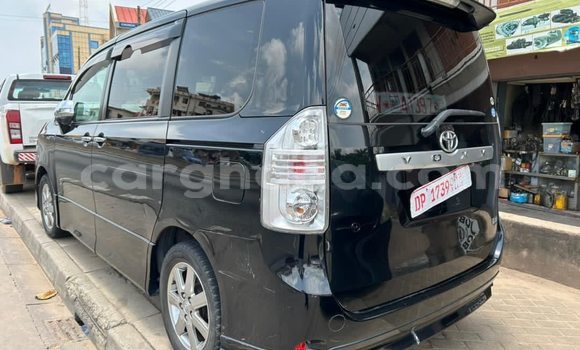 Sayi Na hannu Toyota Voxy Black Mota in Accra a Greater Accra Sayi Na hannu Toyota Voxy Black Mota in Accra a Greater Accra