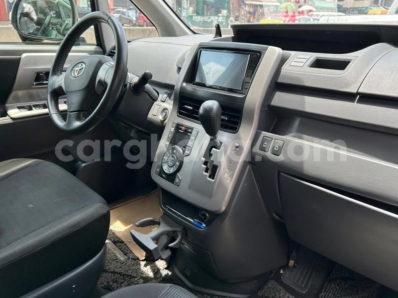 Big with watermark toyota voxy greater accra accra 60279