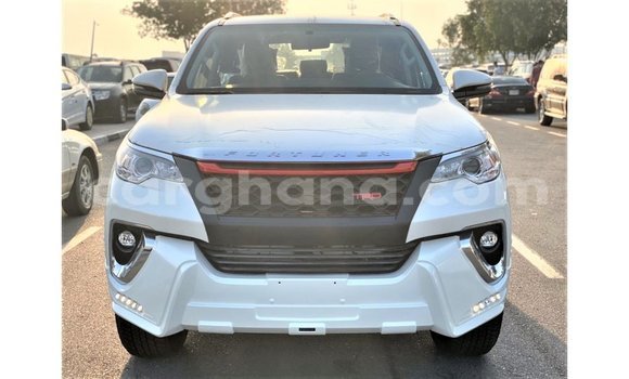 Ra Imported Toyota Fortuner funfun Ọkọ̀ in Import - Dubai ni Ashanti Ra Imported Toyota Fortuner funfun Ọkọ̀ in Import - Dubai ni Ashanti