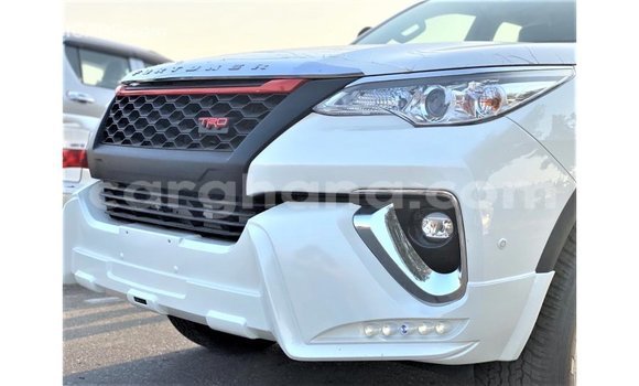 Ra Imported Toyota Fortuner funfun Ọkọ̀ in Import - Dubai ni Ashanti Ra Imported Toyota Fortuner funfun Ọkọ̀ in Import - Dubai ni Ashanti