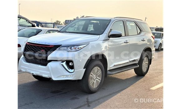 Ra Imported Toyota Fortuner funfun Ọkọ̀ in Import - Dubai ni Ashanti Ra Imported Toyota Fortuner funfun Ọkọ̀ in Import - Dubai ni Ashanti