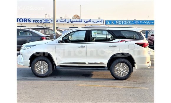 Ra Imported Toyota Fortuner funfun Ọkọ̀ in Import - Dubai ni Ashanti Ra Imported Toyota Fortuner funfun Ọkọ̀ in Import - Dubai ni Ashanti