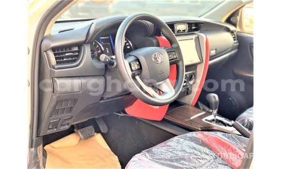 Ra Imported Toyota Fortuner funfun Ọkọ̀ in Import - Dubai ni Ashanti Ra Imported Toyota Fortuner funfun Ọkọ̀ in Import - Dubai ni Ashanti