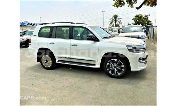 Sayi Imported Toyota Land Cruiser White Mota in Import - Dubai a Ashanti Sayi Imported Toyota Land Cruiser White Mota in Import - Dubai a Ashanti