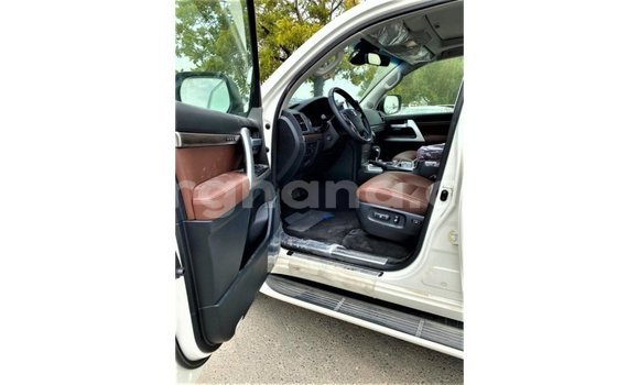 Sayi Imported Toyota Land Cruiser White Mota in Import - Dubai a Ashanti Sayi Imported Toyota Land Cruiser White Mota in Import - Dubai a Ashanti