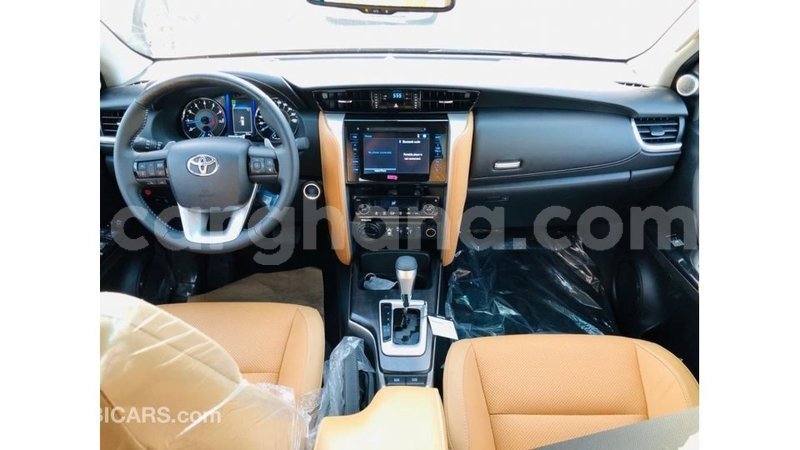 Big with watermark toyota fortuner ashanti import dubai 10901