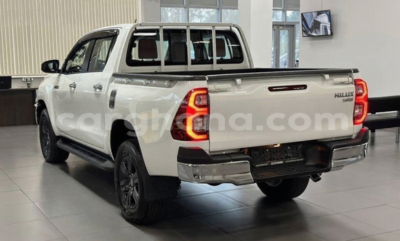Buy New Toyota Hilux White Car in Tema in Greater Accra Buy New Toyota Hilux White Car in Tema in Greater Accra