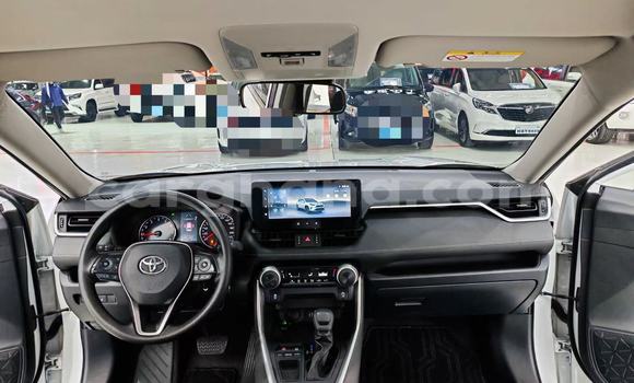 Sayi Na hannu Toyota RAV4 White Mota in Accra a Greater Accra Sayi Na hannu Toyota RAV4 White Mota in Accra a Greater Accra