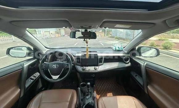 Sayi Na hannu Toyota RAV4 White Mota in Accra a Greater Accra Sayi Na hannu Toyota RAV4 White Mota in Accra a Greater Accra