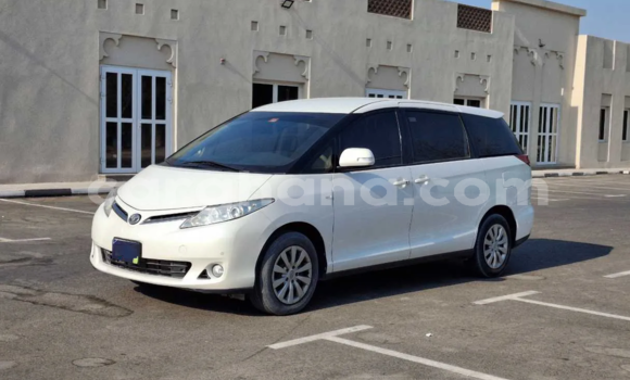 Buy Used Toyota Previa White Car in Accra in Greater Accra