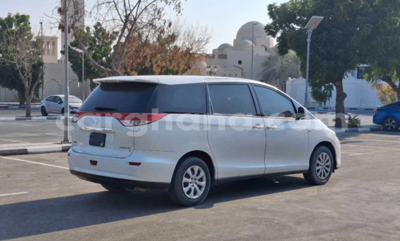 Buy Used Toyota Previa White Car in Accra in Greater Accra Buy Used Toyota Previa White Car in Accra in Greater Accra
