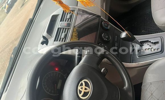 Buy Used Toyota Corolla White Car in Accra in Greater Accra Buy Used Toyota Corolla White Car in Accra in Greater Accra