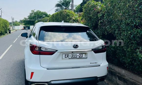 Buy Used Mercedes-Benz E-Classe White Car in Accra in Greater Accra Buy Used Mercedes-Benz E-Classe White Car in Accra in Greater Accra