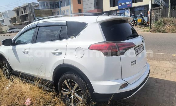 Buy Used Toyota RAV4 White Car in Accra in Greater Accra Buy Used Toyota RAV4 White Car in Accra in Greater Accra