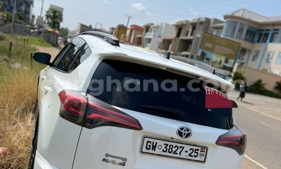 Buy Used Toyota RAV4 White Car in Accra in Greater Accra Buy Used Toyota RAV4 White Car in Accra in Greater Accra