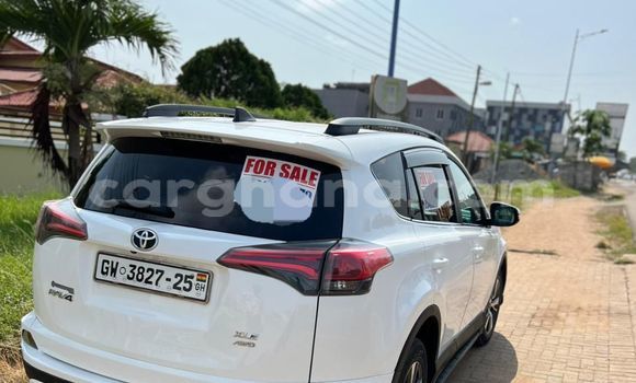Buy Used Toyota RAV4 White Car in Accra in Greater Accra Buy Used Toyota RAV4 White Car in Accra in Greater Accra