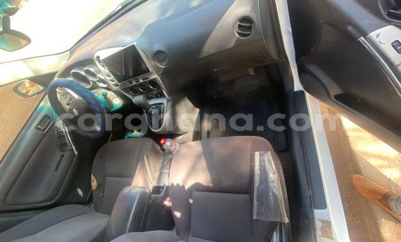 Buy Used Pontiac Vibe White Car in Accra in Greater Accra Buy Used Pontiac Vibe White Car in Accra in Greater Accra