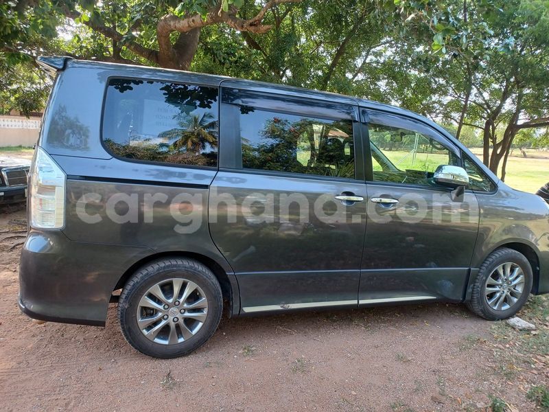 Big with watermark toyota voxy greater accra accra 60625