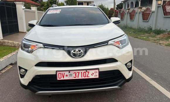 Buy Used Toyota RAV4 White Car in Accra in Greater Accra Buy Used Toyota RAV4 White Car in Accra in Greater Accra