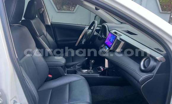 Buy Used Toyota RAV4 White Car in Accra in Greater Accra Buy Used Toyota RAV4 White Car in Accra in Greater Accra