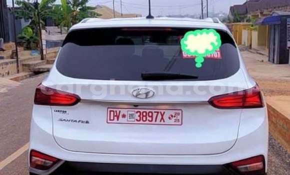 Buy Used Hyundai Santa Fe White Car in Accra in Greater Accra Buy Used Hyundai Santa Fe White Car in Accra in Greater Accra