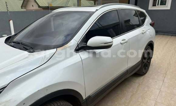 Ra Àlòkù Honda CR–V funfun Ọkọ̀ in Accra ni Greater Accra