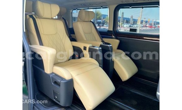 Sayi Imported Toyota Granvia Black Mota in Import - Dubai a Ashanti Sayi Imported Toyota Granvia Black Mota in Import - Dubai a Ashanti