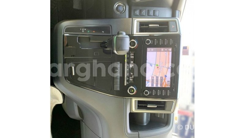 Big with watermark toyota granvia ashanti import dubai 10911