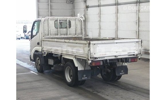 Sayi Imported Toyota 4Runner White Mota in Import - Dubai a Ashanti Sayi Imported Toyota 4Runner White Mota in Import - Dubai a Ashanti