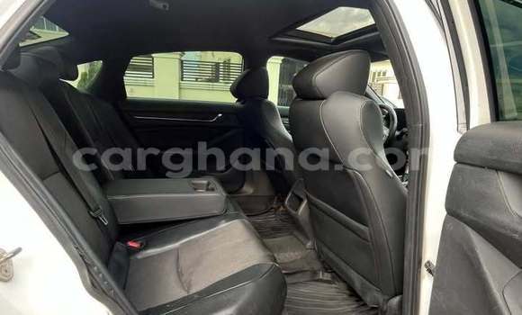 Ra Àlòkù Honda Accord funfun Ọkọ̀ in Accra ni Greater Accra Ra Àlòkù Honda Accord funfun Ọkọ̀ in Accra ni Greater Accra