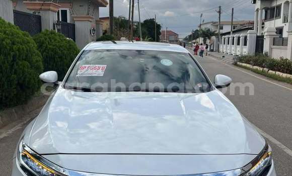 Ra Àlòkù Honda Accord funfun Ọkọ̀ in Accra ni Greater Accra Ra Àlòkù Honda Accord funfun Ọkọ̀ in Accra ni Greater Accra